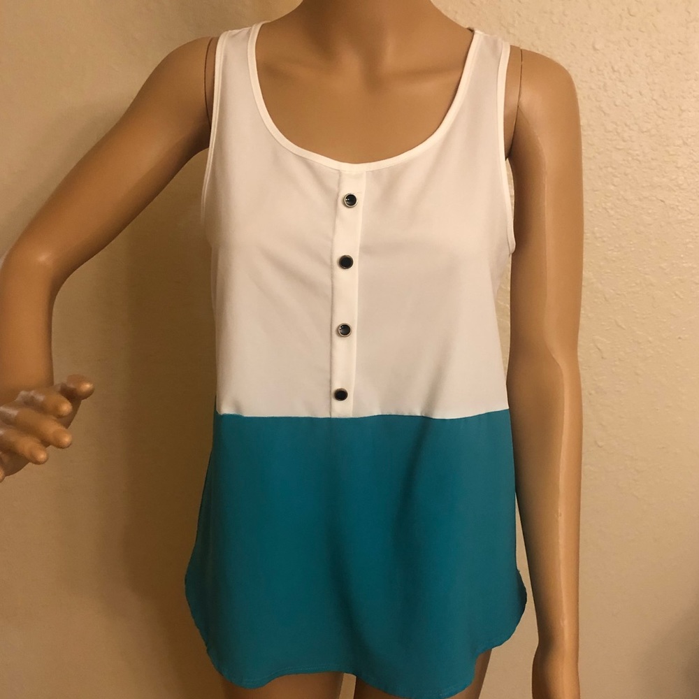 Cute tops - Picture 3 of 6